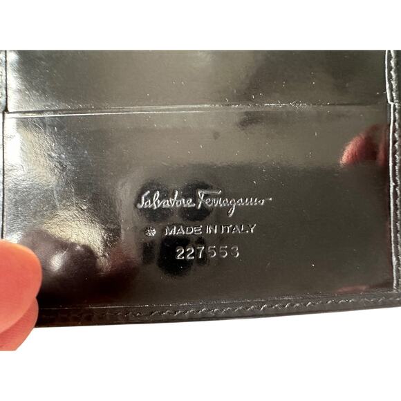 Ferragamo Bi-fold Wallet -  Double Gancini Enamel Black - Picture 12 of 16
